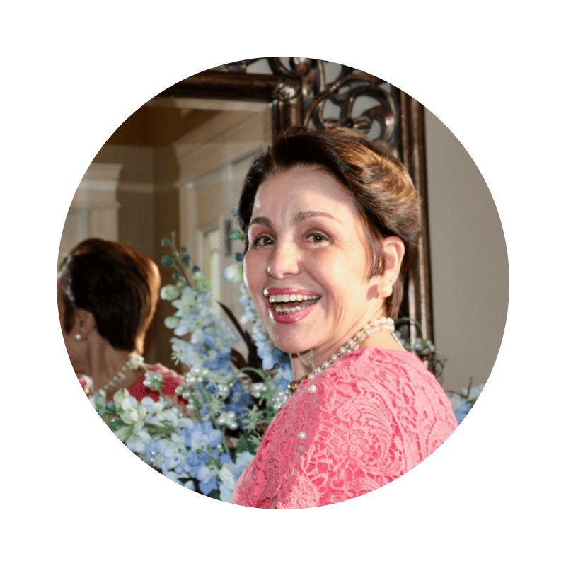 AMELIA BRACAMONTE​