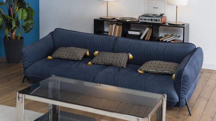 Should My Rental Furniture Style Match My Home’s Architecture?